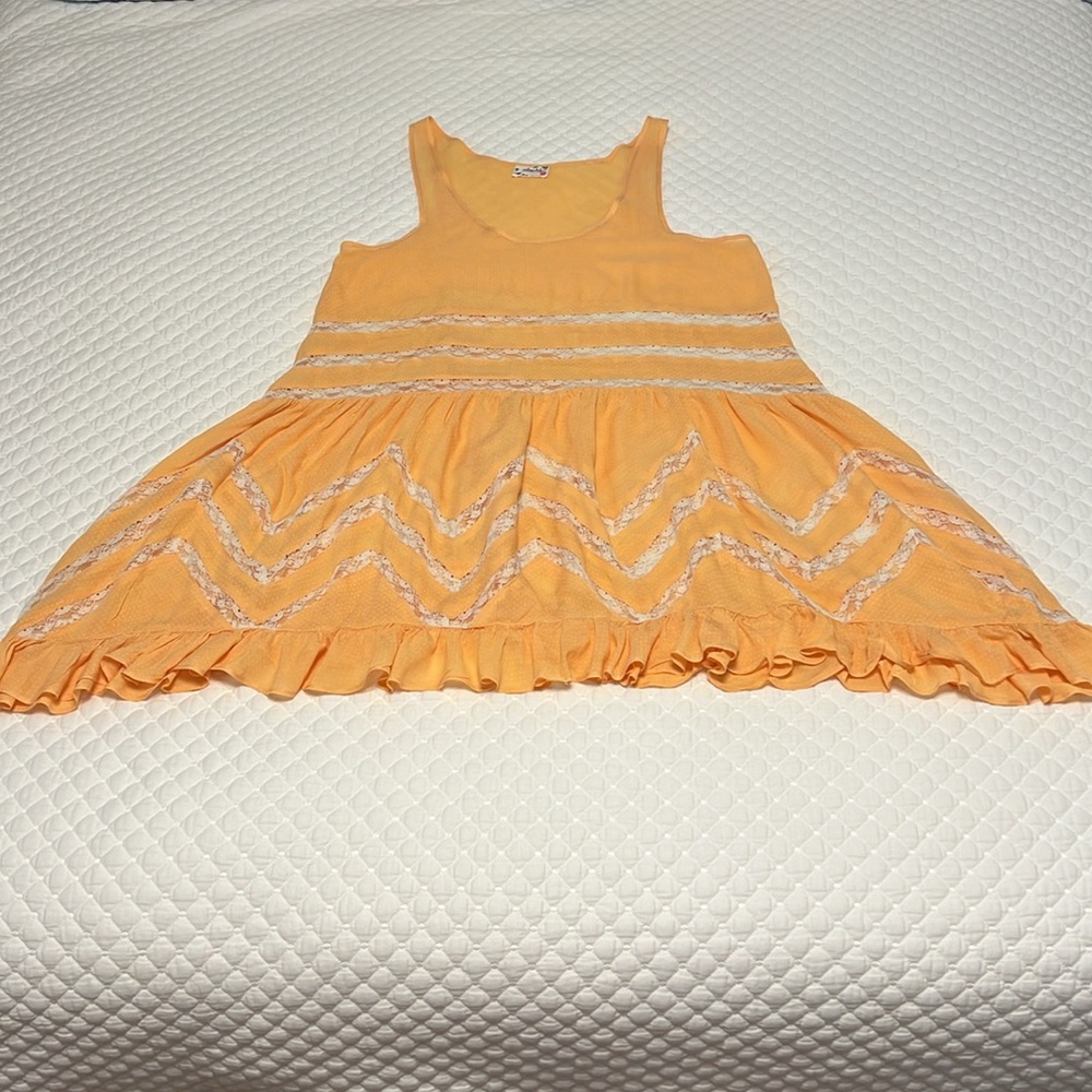Orange Sleeveless Dress with Lace Accents - Picture 4 of 5